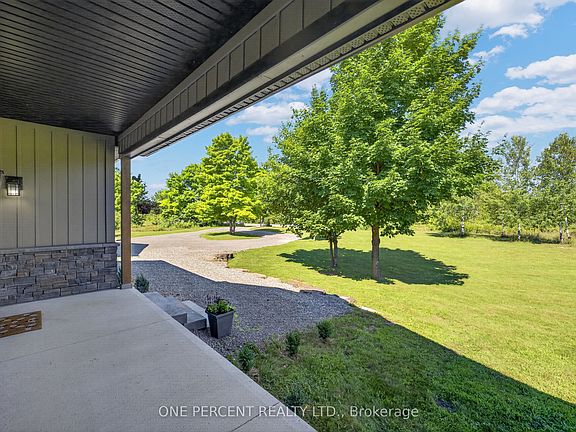 4th image of 525 McCrea Rd