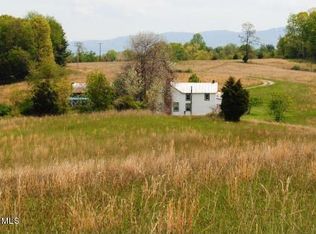 2495 Glade Dr, Christiansburg, VA 24073