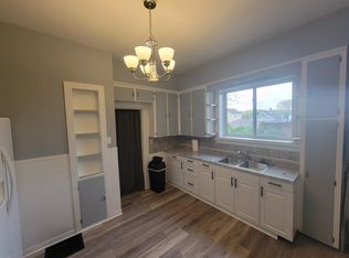 523 Rhomberg Ave #1, Dubuque, IA 52001