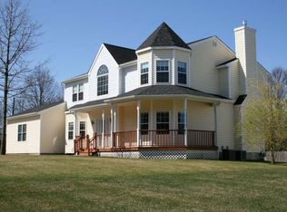 320 Mac Arthur Blvd, Hauppauge, NY 11788