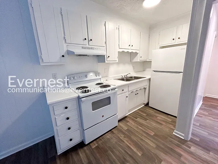 Oakwood Apartments — Photo 13