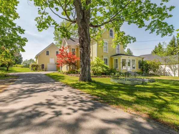 34 Main Road N, Hampden, ME 04444