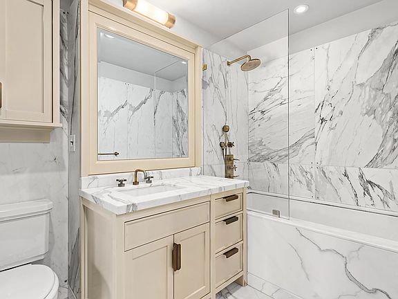 5th image of 211 Elizabeth St #6E
