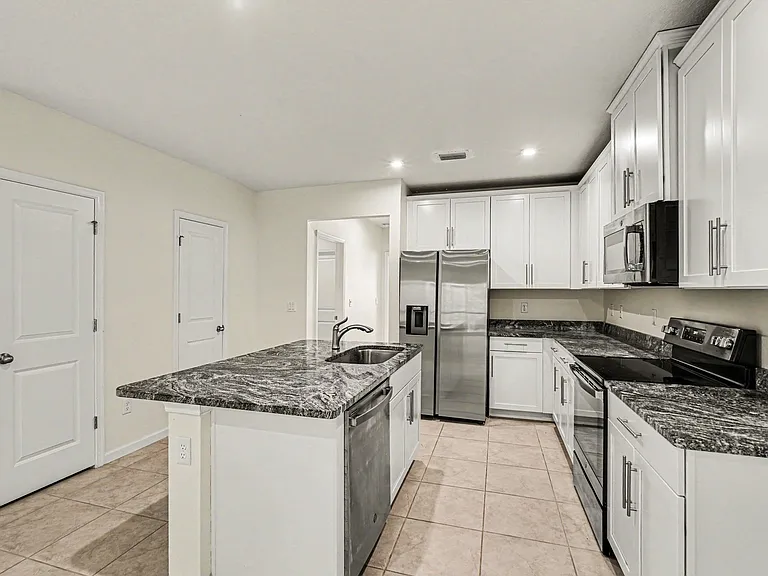 18267 Turning Leaf Cir — Photo 11