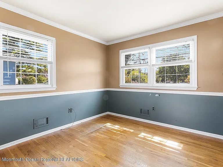 648 Longview Dr — Photo 9