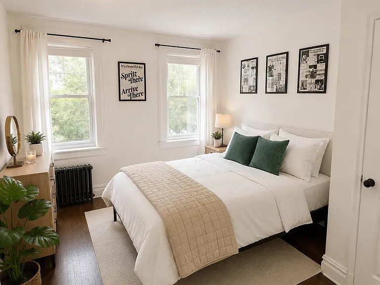 114 E 4th St #6 — Photo 3