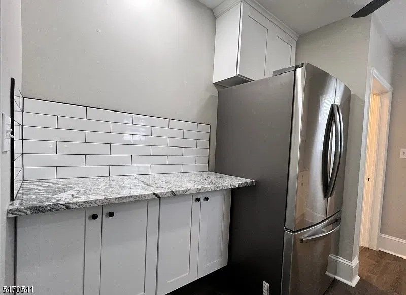 2 bed, 1.0 bath, $2,200 — Photo 4