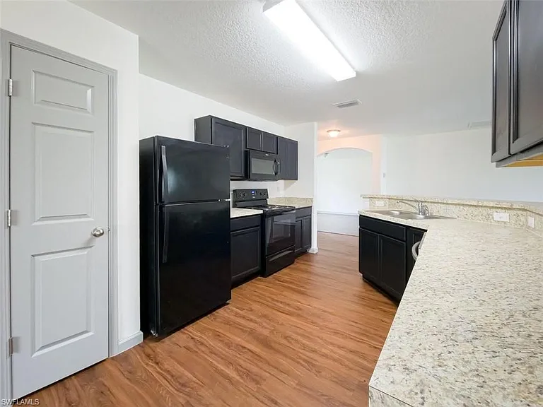 608 Islamorada Dr N — Photo 3