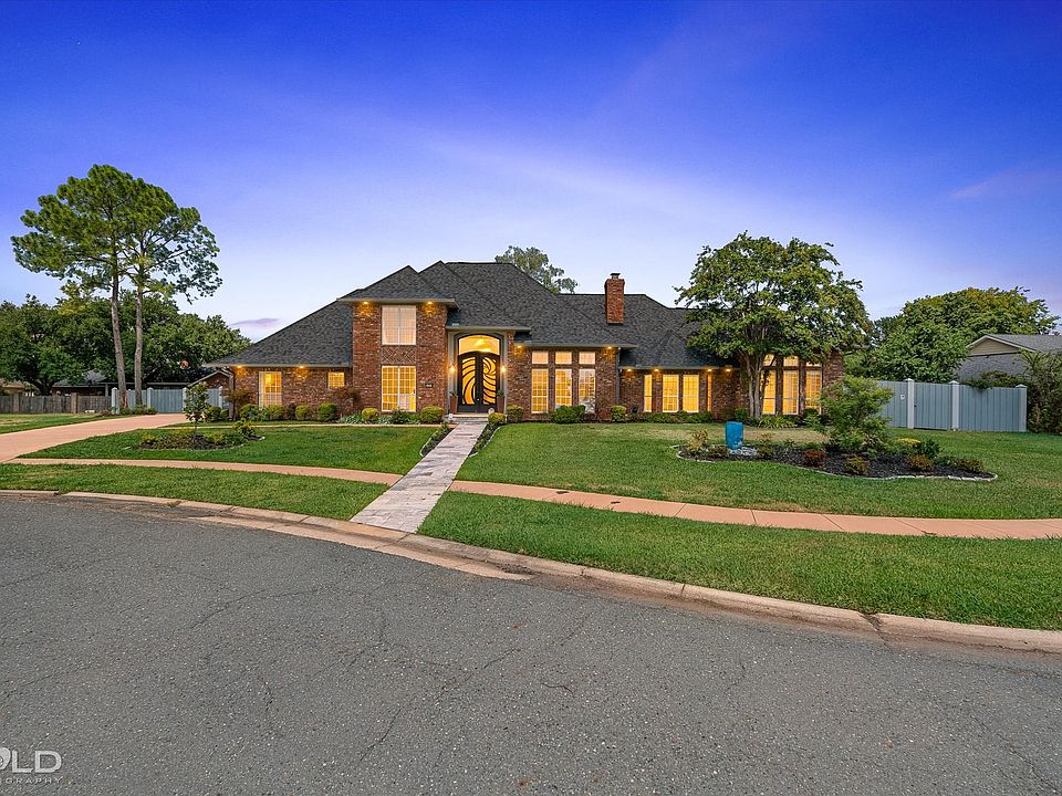 1st image of 18 Dover Cir