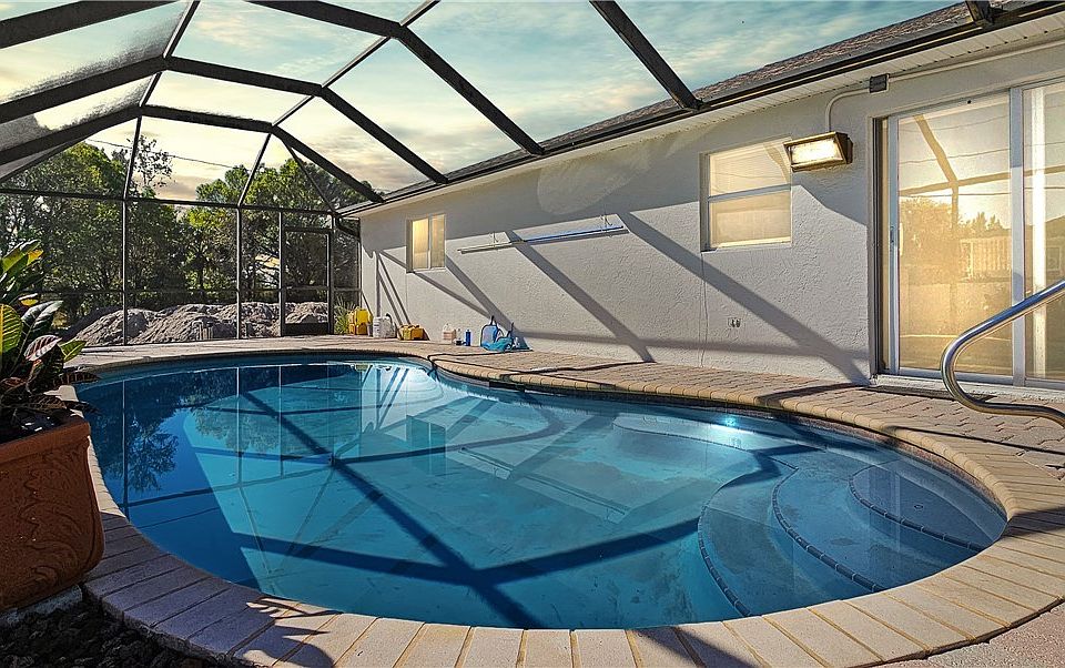 1st image of 6078 Laurelwood Dr