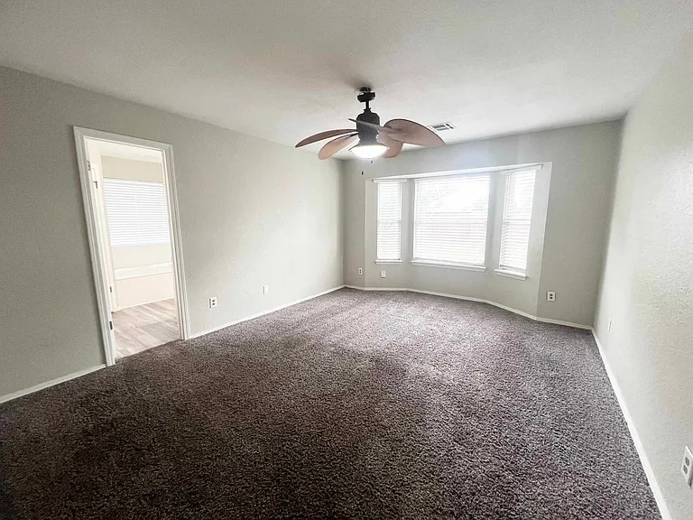 1717 Pinnacle Ln — Photo 9