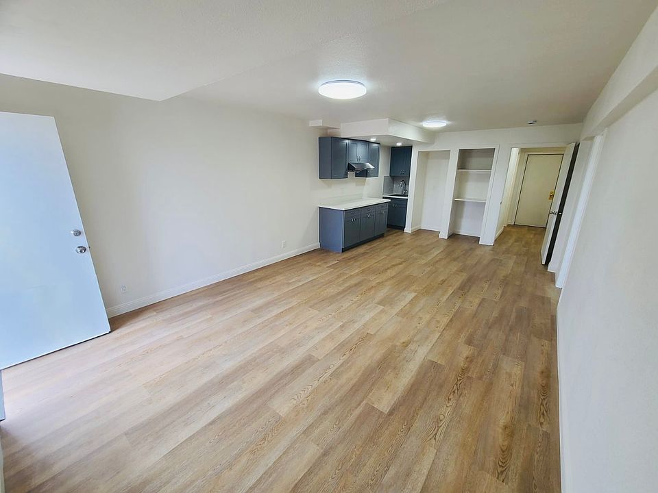 1st image of 627 Gellert Blvd