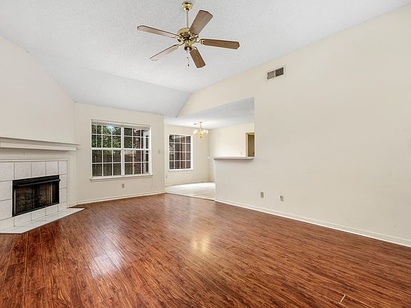 5th image of 8135 Country Mill Cv