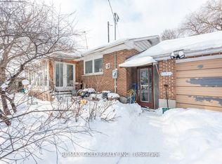 3 Harrow St, Mississauga, ON L4T1J2