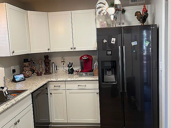 5th image of 3317 Regents Park Ln Unit E