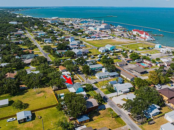 5th image of 309 Timothy St