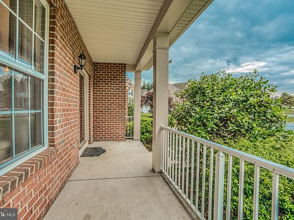 4th image of 1306 Forest Oak Ct
