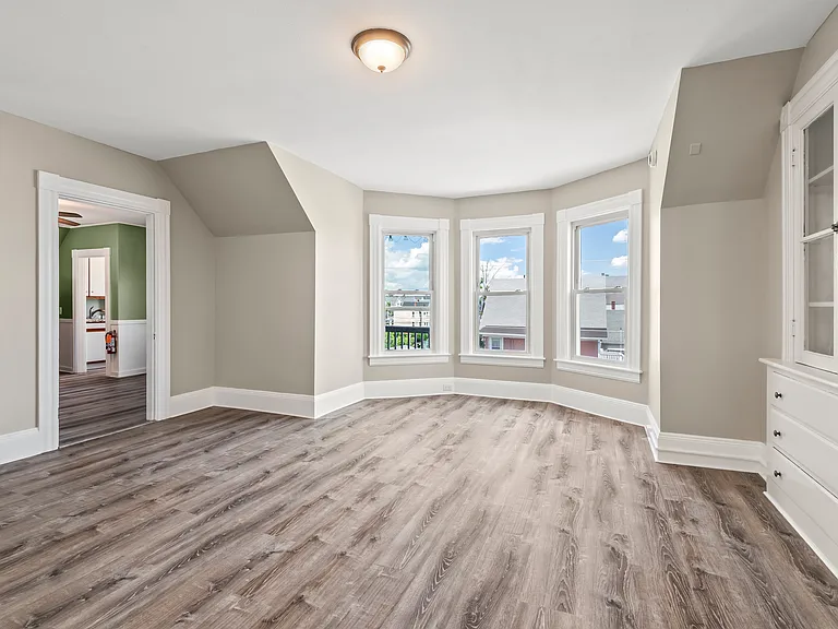 174 Cartier St #3 — Photo 11