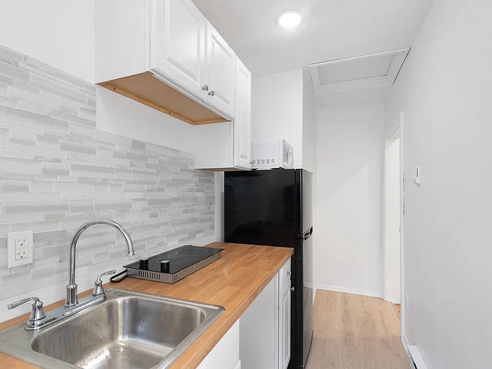 60 Amherst St #3
