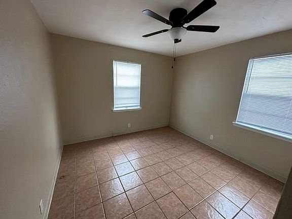 3rd image of 1110 N Brents Ave