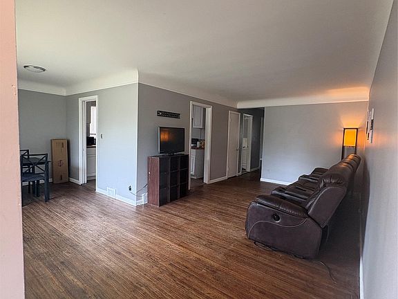 4th image of 19278 Lahser Rd