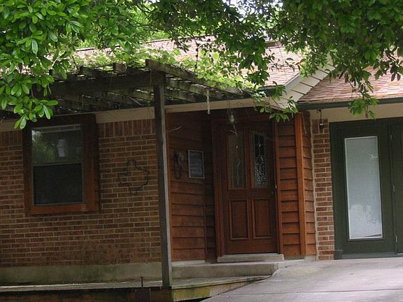 2nd image of 1540 Allison Dr