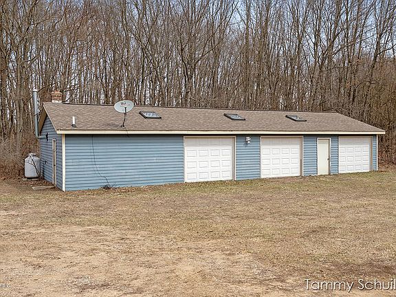 5th image of 15270 Pine Lake Ave