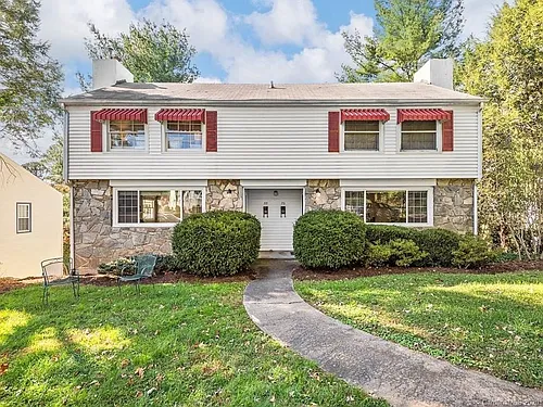 30 Lorraine Ave Photo 1