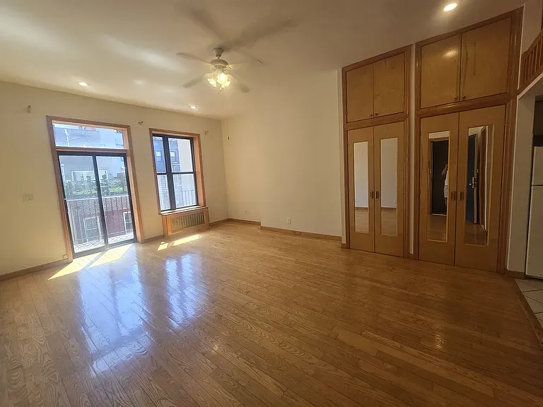 304 W 76th St #4C — Photo 1