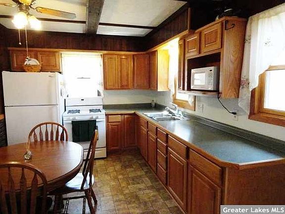 5th image of 17587 Emerald Dr