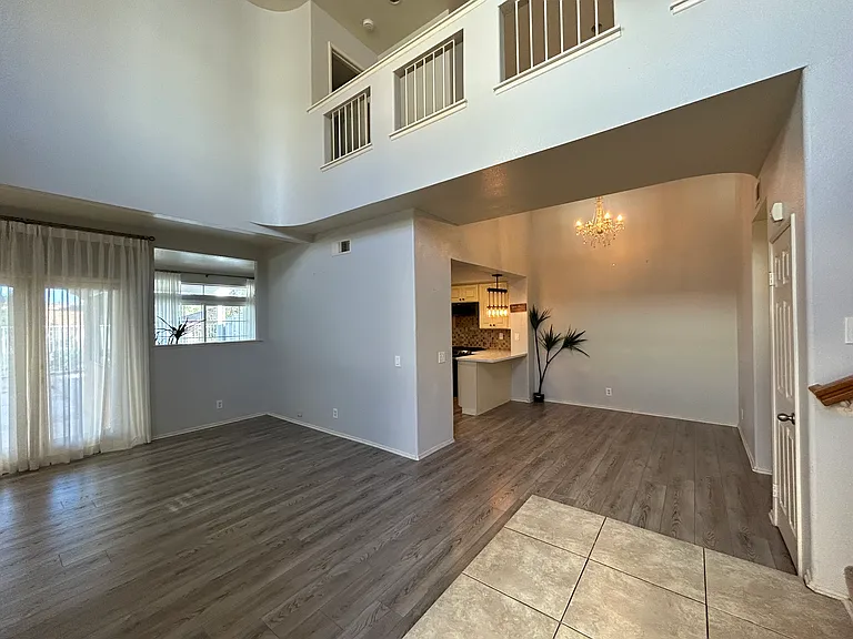 15743 Pepper St — Photo 3