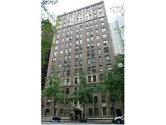 Sold by Douglas Elliman | media 24