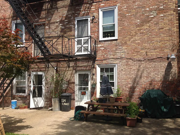 114 S Ferry St #3 — Photo 11