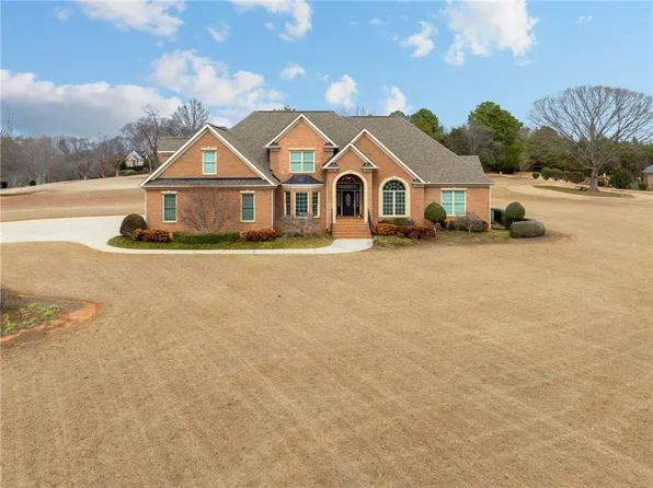 100 Farm Terrace Ct, Easley, SC 29642