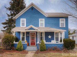 247 Courtland St NE, Rockford, MI 49341