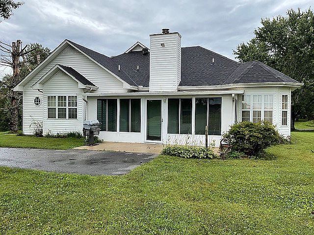 2nd image of 221 Beck Ln