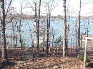 297 Bow Ct, Lavonia, GA 30553