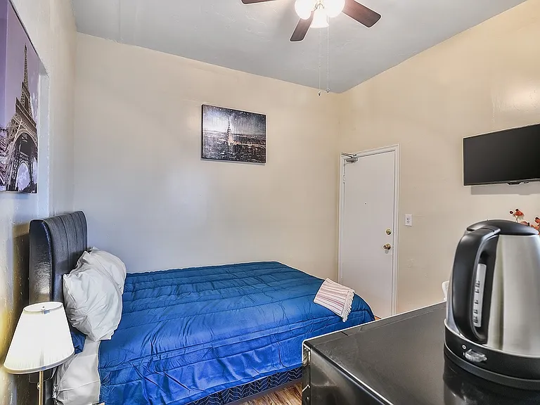 MacArthur Park Apartments — Photo 14