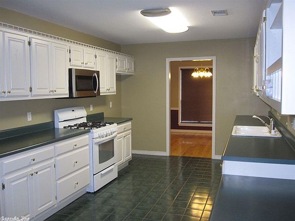 2nd image of 607 Chesapeake Dr