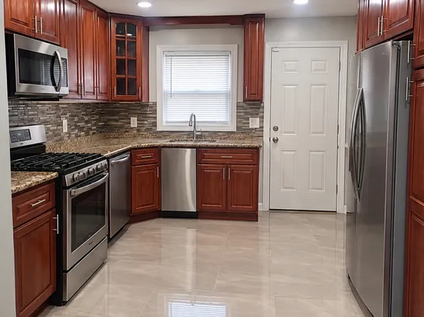 14773 Brookville Blvd, Rosedale, NY 11422