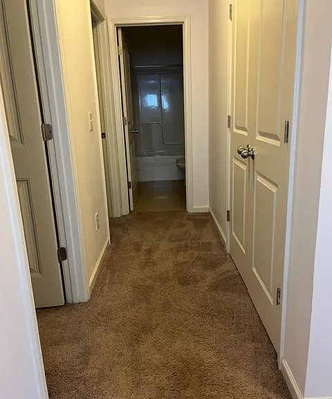 2 BEDROOM/WITH FULL BATHROOM