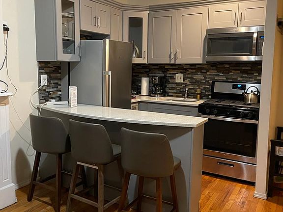 2nd image of 373 Gates Ave APT 3