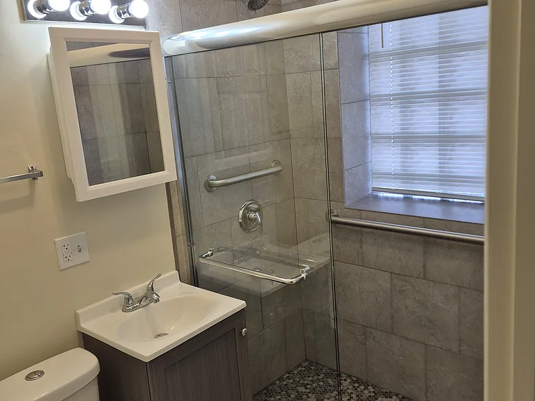 4630 N Monticello Ave #3E — Photo 3