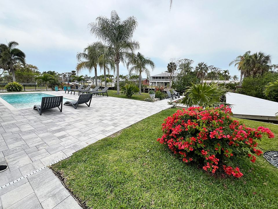 1st image of 18100 Pioneer Rd #1