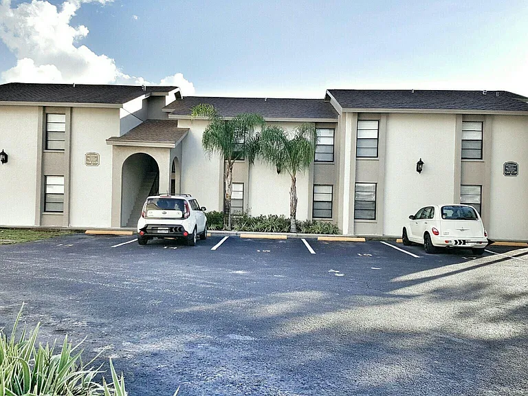 9847 Seminole Blvd — Photo 2