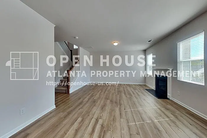 4 bed, 2.5 bath, 2200 sqft, $2,500 — Photo 3