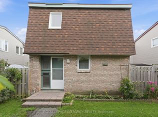2057 Jasmine Cres #30, Ottawa, ON K1J 7W2