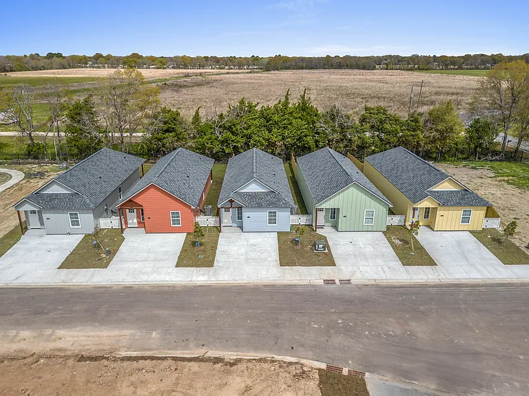 The Crest Homes — Photo 11