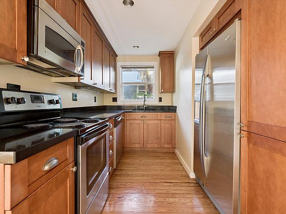 4th image of 1412 SW 7th Street