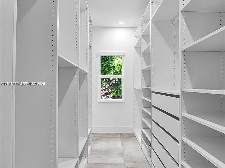 3431 SW 16th Ter #1 — Photo 13